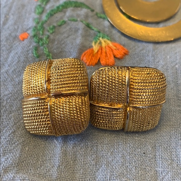 Vintage - 3 pair, screw-back, clip on earrings - Picture 3 of 5